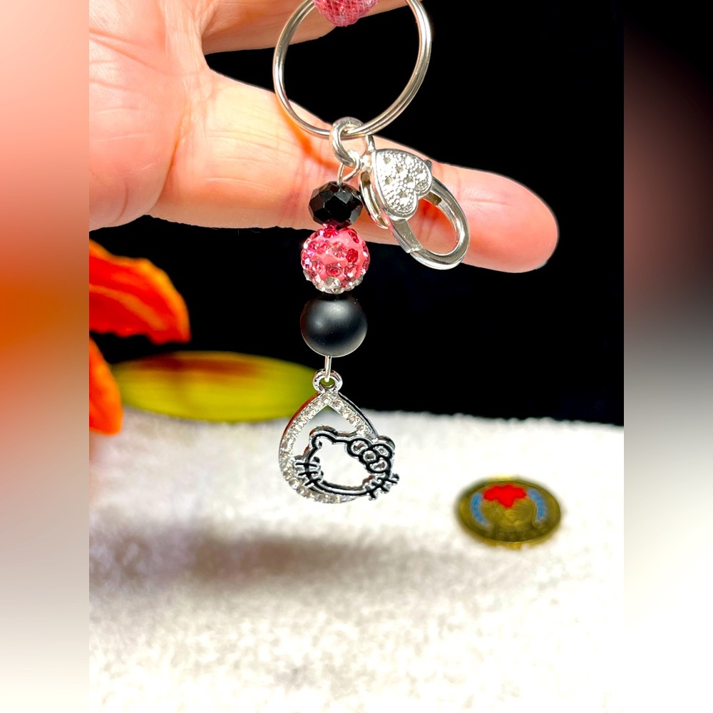 Hello Kitty style cat keychain/wristlet with silver accent